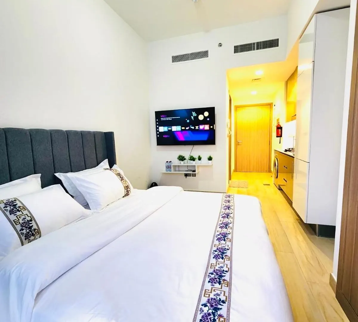 Azizi Rivieira Meydan, Dubai Luxury Studio With Burjkhalifa And Pool Views contacts