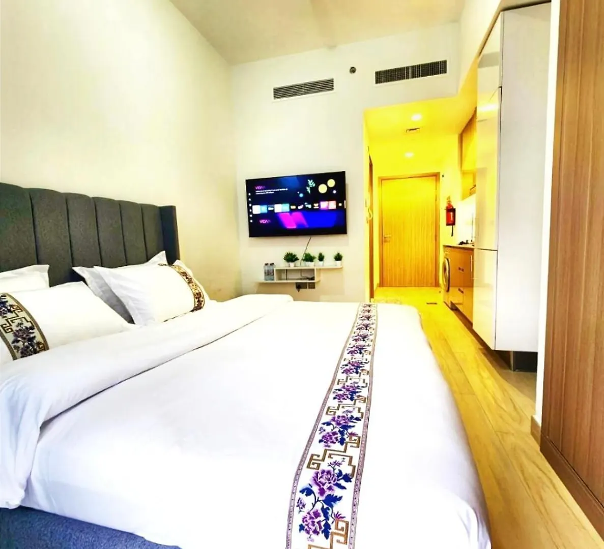 Azizi Rivieira Meydan, Dubai Luxury Studio With Burjkhalifa And Pool Views 0*,  United Arab Emirates